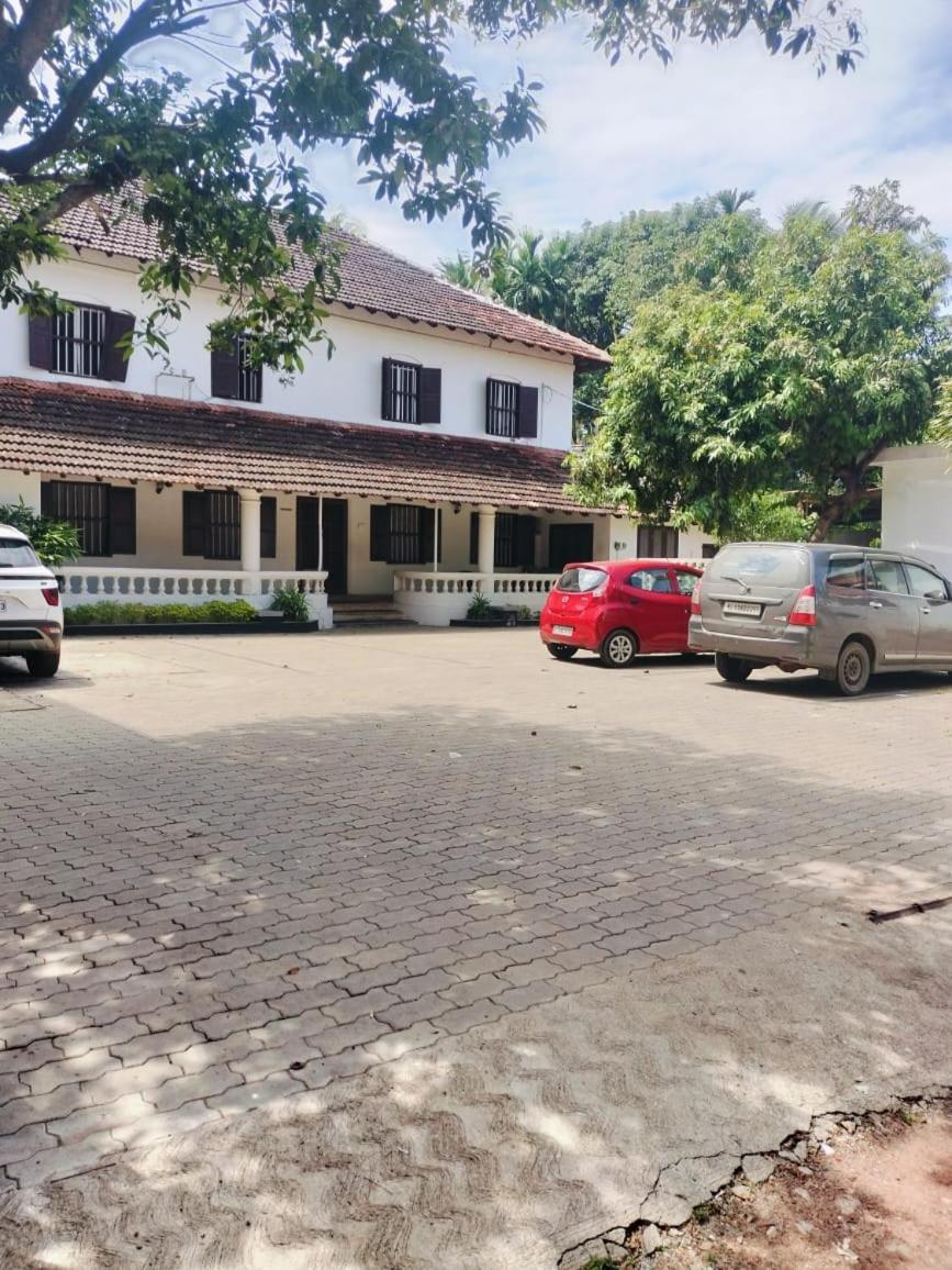 Town Residency Villa Kannur Bagian luar foto